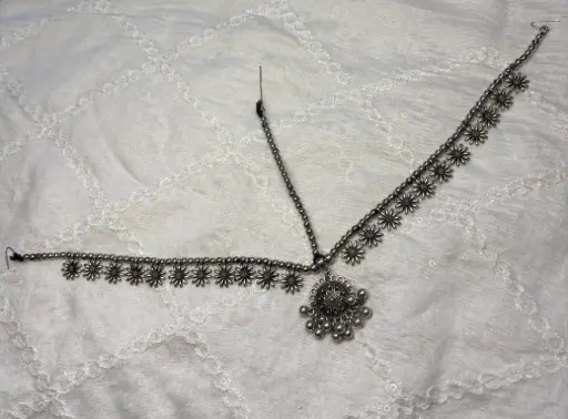 Floral Motif Mathapatti